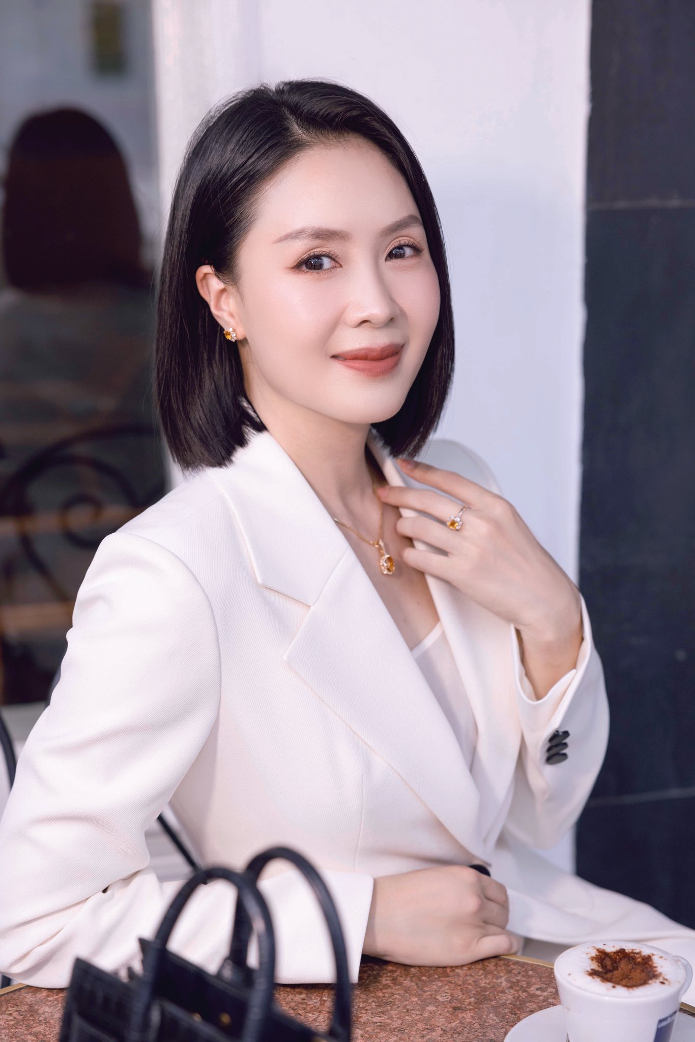 Cam thường rõ nhan sắc tuổi 40+ của Hồng Diễm gây sốt- Ảnh 13.