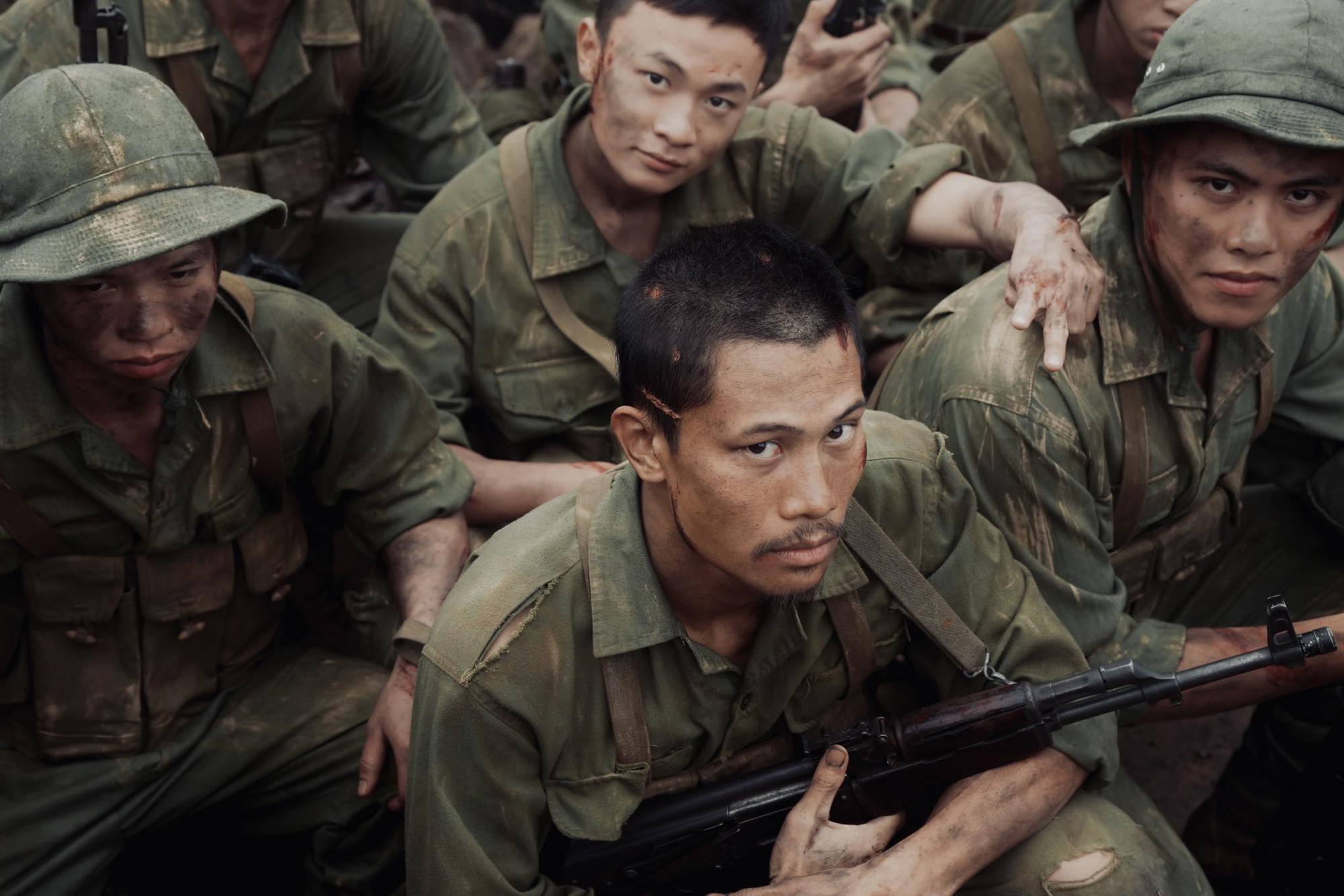 Sao nam phim Mưa Đỏ hết 