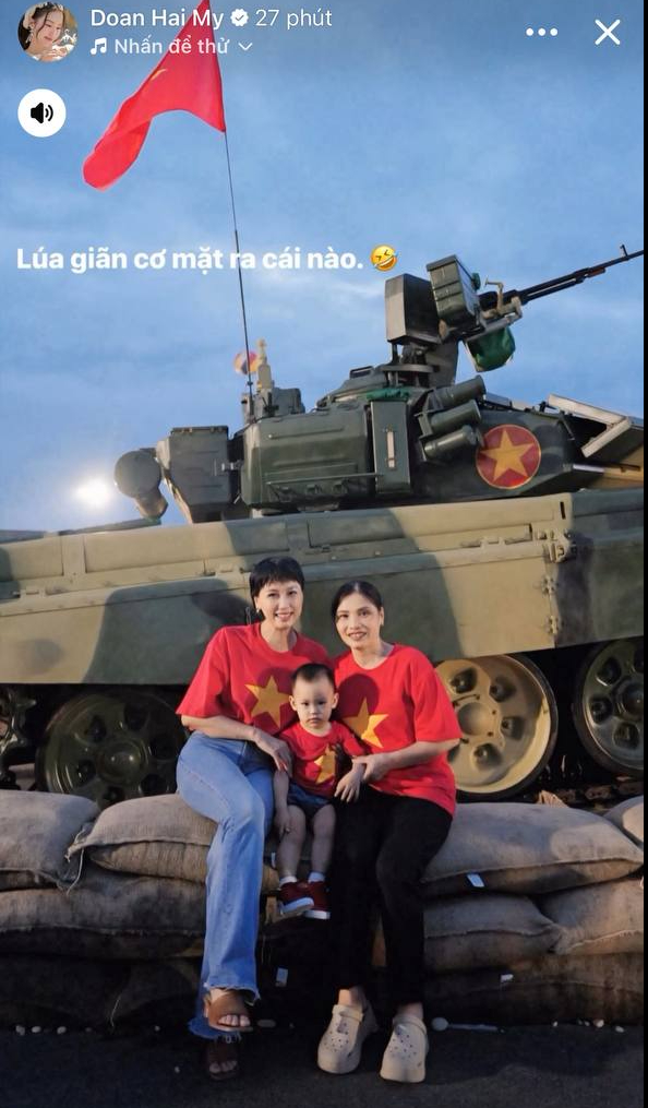 Mẹ vợ Văn Hậu khoe nhan sắc trẻ đẹp, cực thân với bà thông gia, netizen khen Doãn Hải My khéo vun đắp- Ảnh 1.