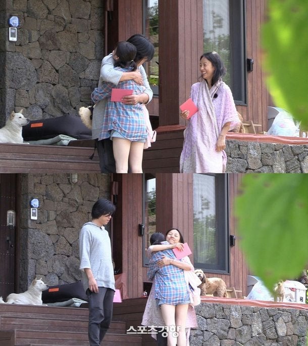 IU - Lee Hyori cắt đứt quan hệ, từ chị em “ruột thịt” thành “ruột thừa”?- Ảnh 5. IU - Lee Hyori cắt đứt quan hệ, từ chị em “ruột thịt” thành “ruột thừa”?- Ảnh 5.