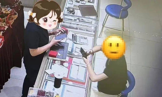 Cô bé 12 tuổi lén bán nhẫn vàng của mẹ, chủ tiệm soi kỹ rồi cười khẩy: "Trẻ con đừng đùa!", phản ứng của phụ huynh gây bất ngờ- Ảnh 1.