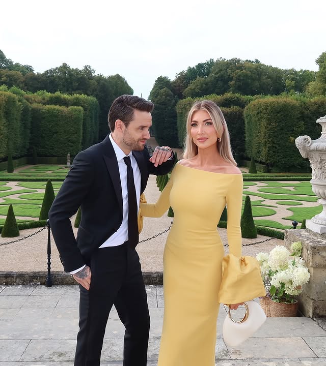 Gần 1 năm sau khi Liam Payne (One Direction) qua đời, bạn gái để lại 1 bức thư gây đau lòng- Ảnh 4. Gần 1 năm sau khi Liam Payne (One Direction) qua đời, bạn gái để lại 1 bức thư gây đau lòng- Ảnh 4.