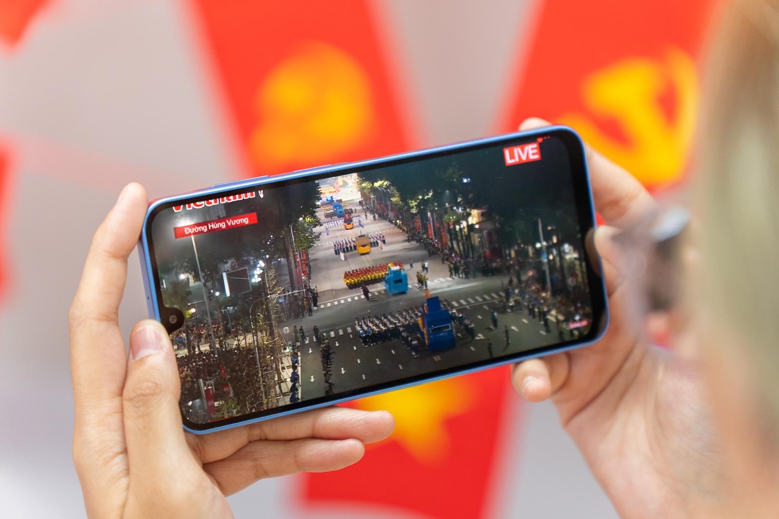 Đu concert Quốc gia ngay tại nhà cùng Galaxy A17 5G – Trải nghiệm xem mượt mà, sẵn sàng cháy trọn vibe tự hào- Ảnh 2.