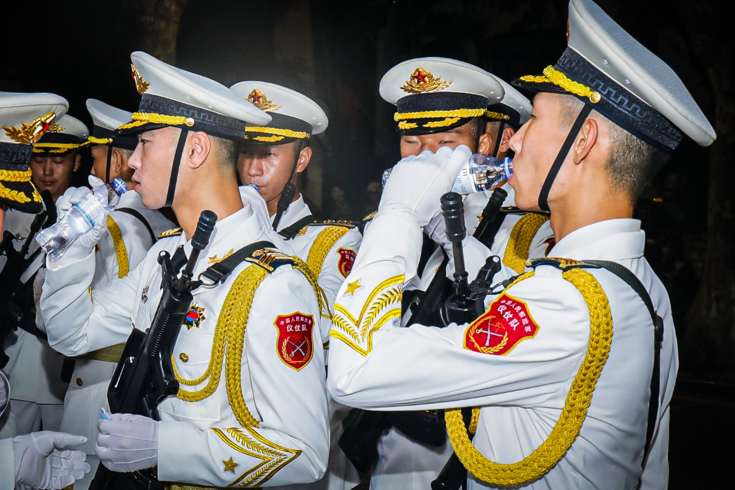 Một đêm không ngủ của lực lượng diễu binh, diễu hành- Ảnh 7.