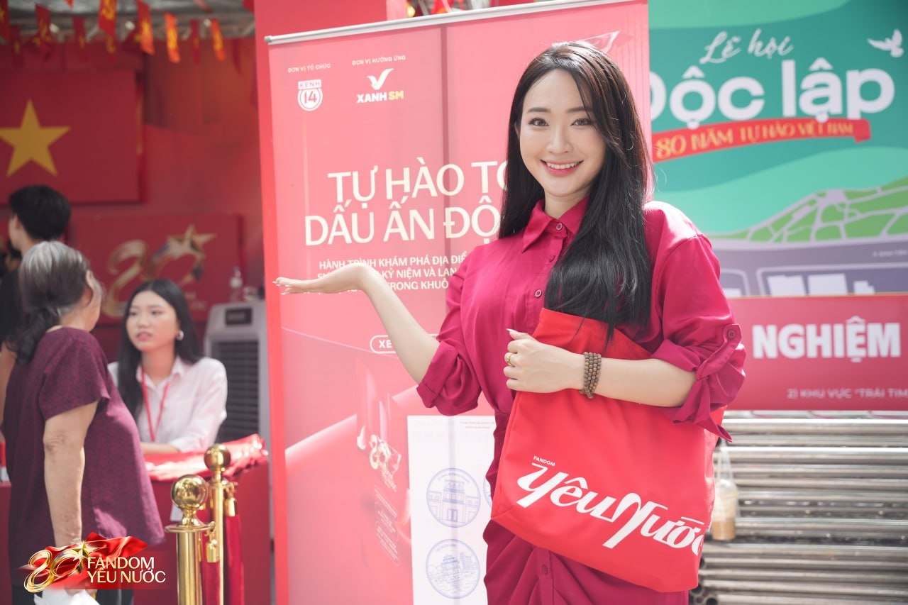 Hình ảnh vui nhất lúc này ở phố đi bộ Hồ Gươm- Ảnh 3.