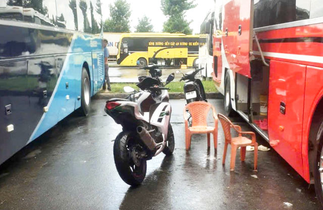 Vụ xác minh người đàn ông lái thử xe máy rồi phóng mất, bỏ lại bạn gái: Bất ngờ nơi tìm thấy chiếc xe- Ảnh 1. Vụ xác minh người đàn ông lái thử xe máy rồi phóng mất, bỏ lại bạn gái: Bất ngờ nơi tìm thấy chiếc xe- Ảnh 1.