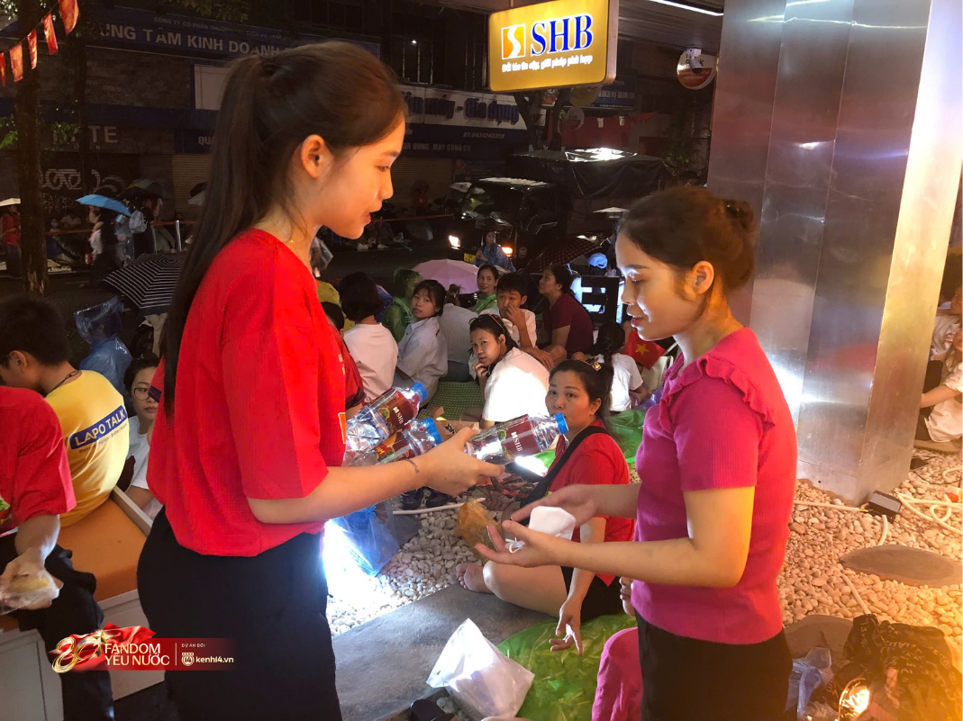 Tổng duyệt cỡ này, chính thức cỡ nào: Hàng nghìn hình ảnh đẹp quân dân đoàn kết một lòng, trái tim cả nước reo vang- Ảnh 10.