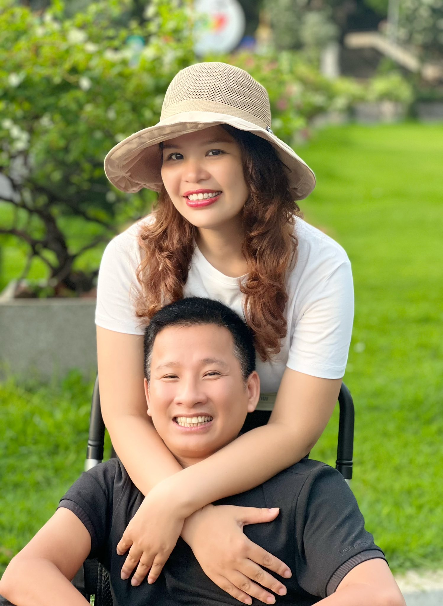 Người phụ nữ xinh đẹp lấy chồng khuyết tật 2 chân ở Phú Thọ: Cuộc sống thay đổi ngoạn mục sau 1 năm- Ảnh 3.
