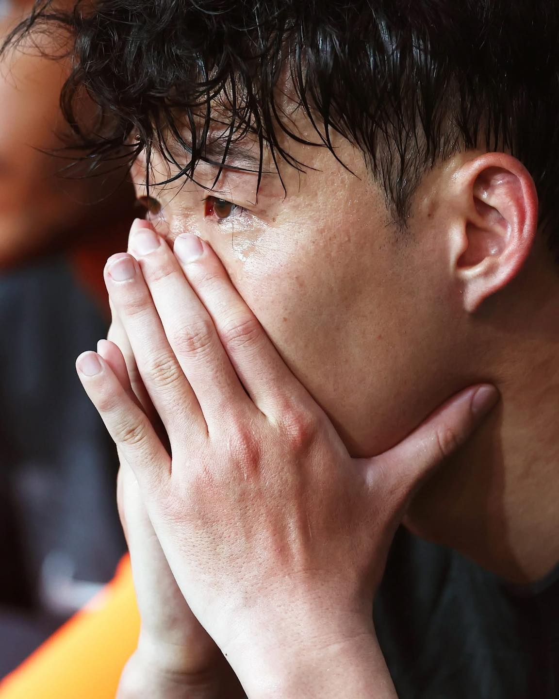 Son Heung-min bật khóc nức nở ngày chia tay Tottenham, tài tử Park Seo Joon đến ôm bạn thân an ủi- Ảnh 2.