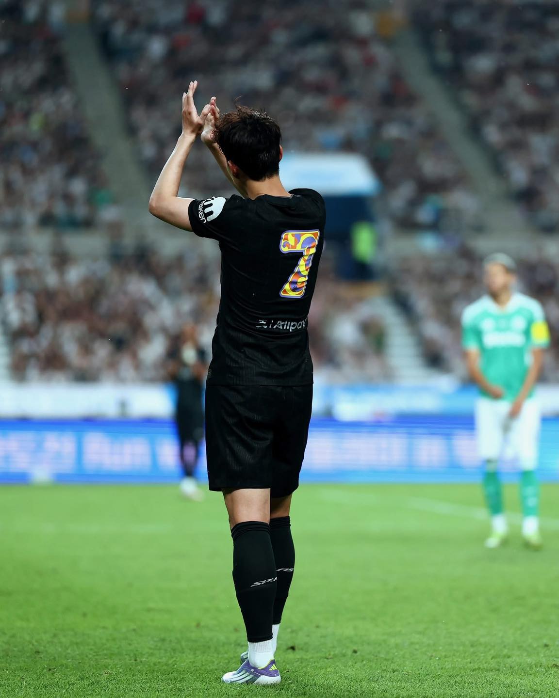 Son Heung-min bật khóc nức nở ngày chia tay Tottenham, tài tử Park Seo Joon đến ôm bạn thân an ủi- Ảnh 5.
