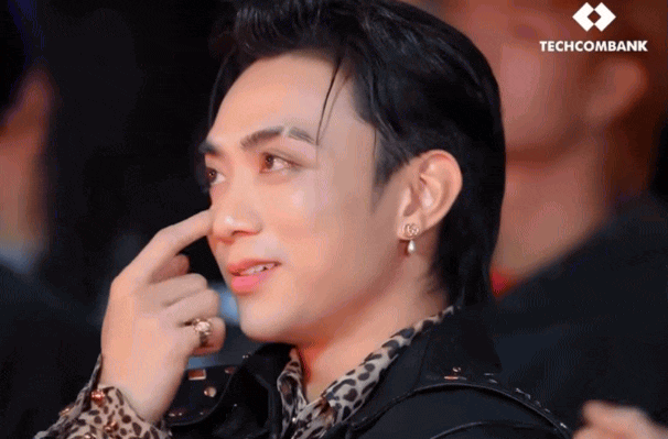 SOOBIN sượng trân, lộ rõ biểu cảm không vui dù được gọi tên chiến thắng- Ảnh 5.