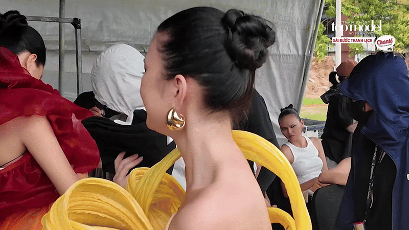 Nàng Mơ bị đuổi khỏi set quay ngay tập 1 Vietnam's Next Top Model: 
