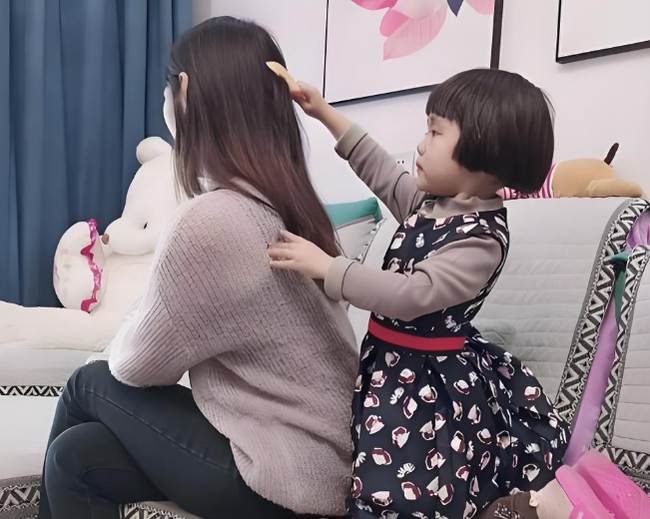 Chỉ cần nhìn vào 3 biểu hiện này của trẻ là biết tỏng chuyện nội bộ của một gia đình- Ảnh 1.
