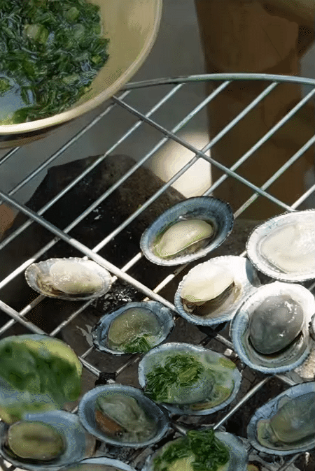 Điểm đến duy nhất ở Việt Nam có thể săn ảnh máy bay hạ cánh sát mặt biển, lại được thưởng thức món hải sản 'độc nhất vô nhị' của đại dương- Ảnh 10.