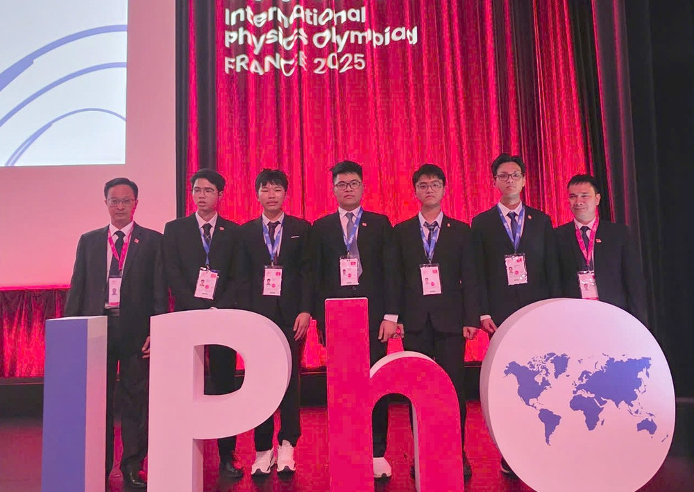 23 huy chương, 5 đội tuyển và 1 Việt Nam: Mùa Olympic 2025 không thể rực rỡ hơn!- Ảnh 3.