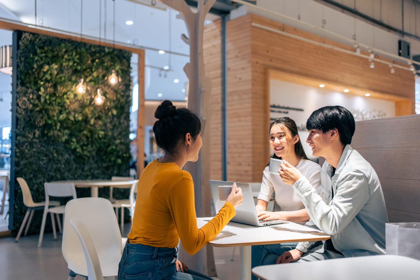Smart Generation – Giải mã thế hệ tiêu dùng thông minh “dám chi” cho sự bảo vệ- Ảnh 1.