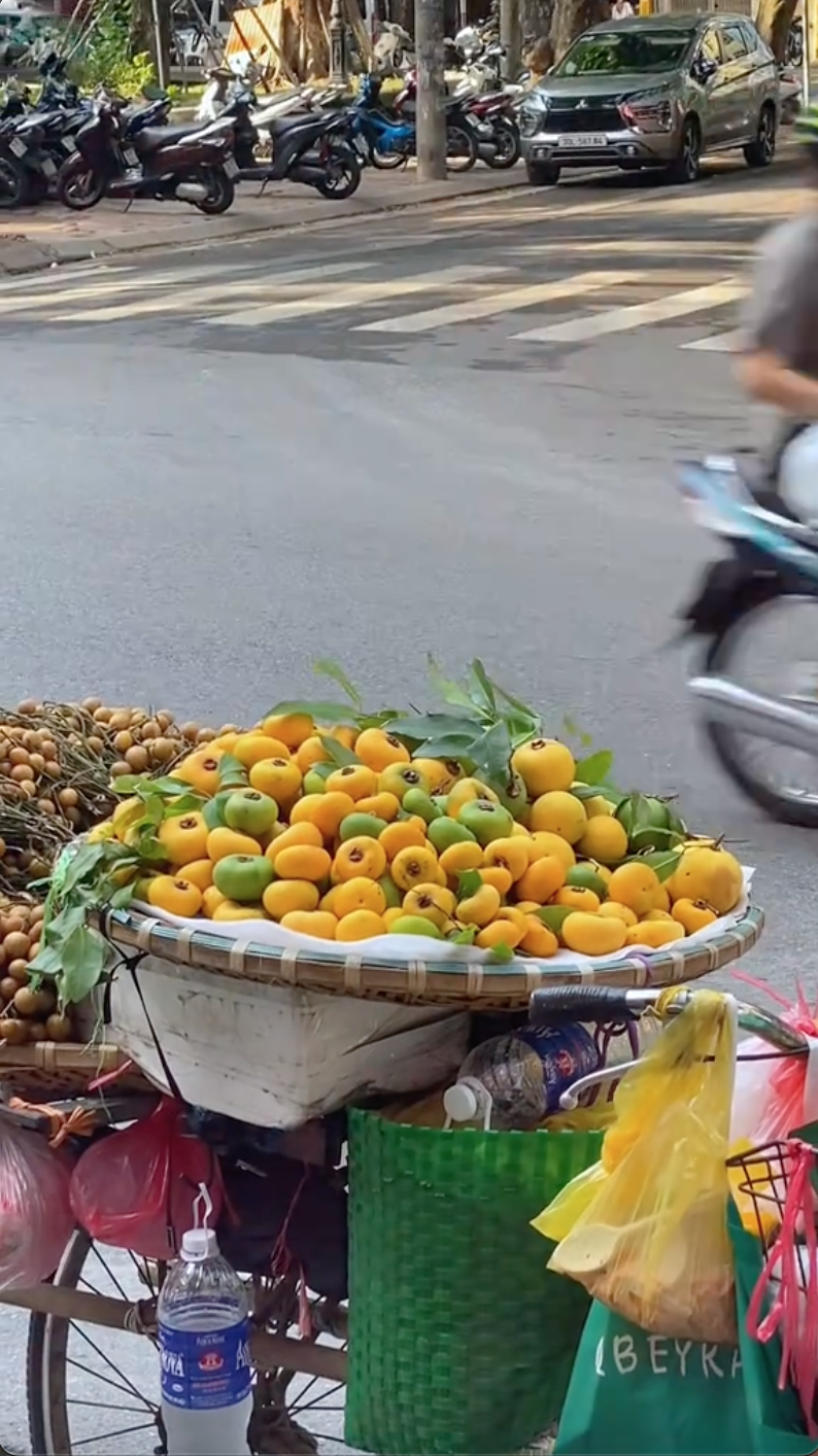 Chuyện lạ giữa mùa hè Hà Nội: Nắng 40 độ nhưng có 1 nơi dân tình 