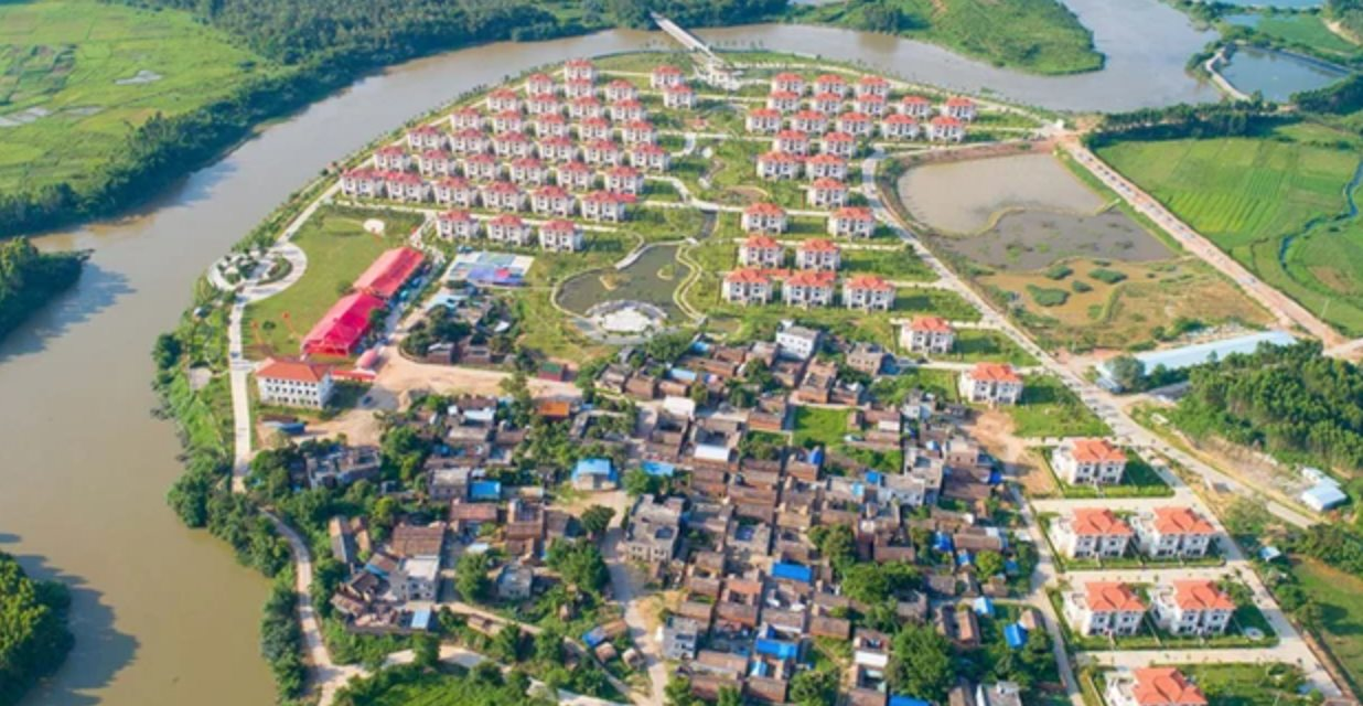 Tỷ phú 82 tuổi xây chung cư 5.000 m2 tặng cả làng, cho mỗi gia đình 1 căn hộ để trả ân nghĩa- Ảnh 2.