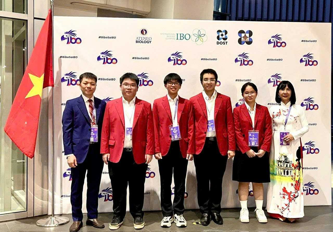 23 huy chương, 5 đội tuyển và 1 Việt Nam: Mùa Olympic 2025 không thể rực rỡ hơn!- Ảnh 7.