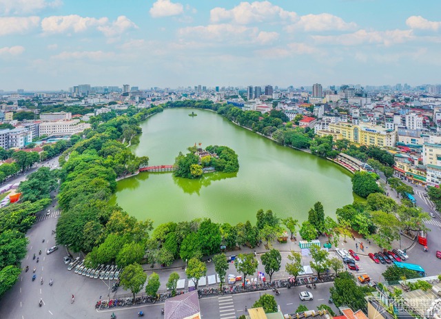 Báo Anh bất ngờ gọi tên điểm đến này của Việt Nam lọt top tuyệt nhất thế giới: Vượt cả Dubai, Bangkok- Ảnh 2.