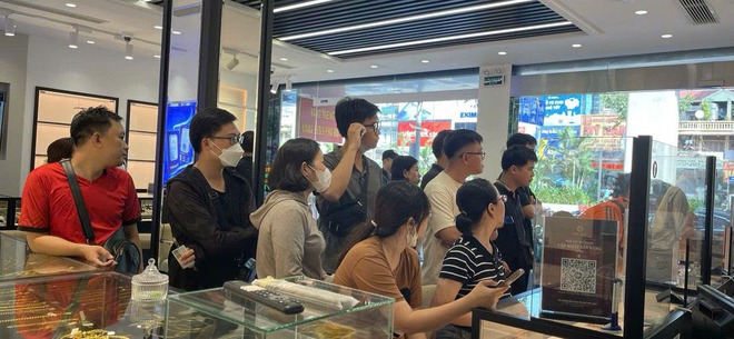 Gần 2 tấn bạc kỷ niệm 80 năm Quốc Khánh cháy hàng trong chưa đầy 8 tiếng- Ảnh 4.