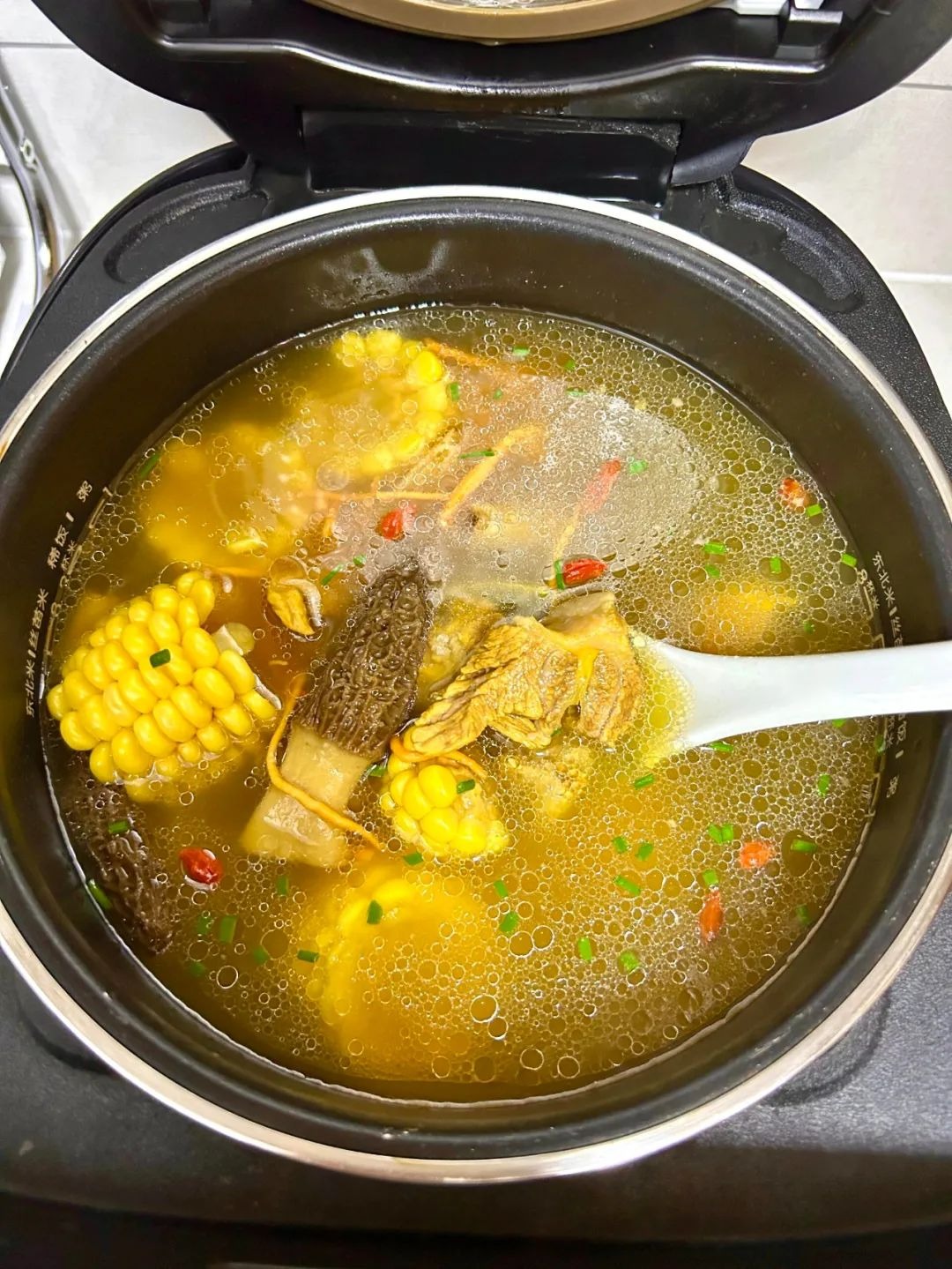 Nồi cơm điện có 4 