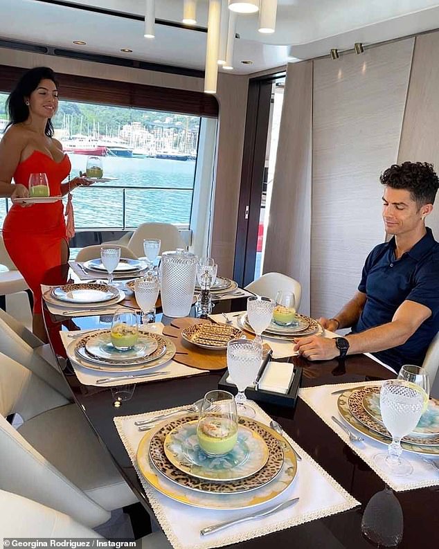 So kè đẳng cấp chơi sang: Du thuyền của Beckham đắt gấp đôi nhưng lại 