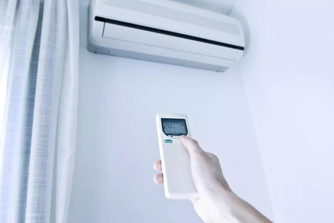 Ngoài trời nóng 40 độ, trong nhà bật điều hòa vù vù vẫn không ngốn điện nhờ biết 5 mẹo hay- Ảnh 1.