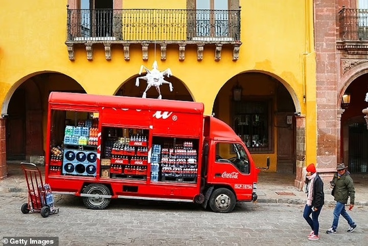 Thị trấn nghiện Coca-Cola do quá nghèo, trẻ nhỏ uống Coca thay sữa- Ảnh 1.