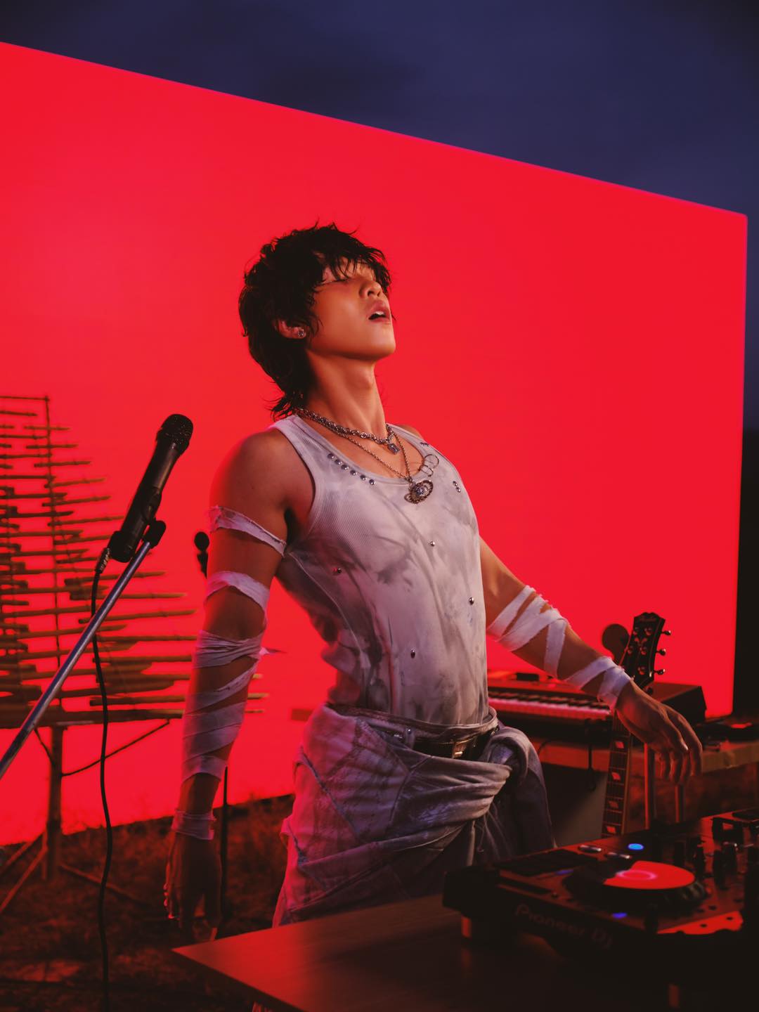 Xuất hiện album Việt được Pitchfork chấm điểm cao bằng Jennie, chủ nhân là music producer tỷ view 2 lần lập kỷ lục quốc tế!- Ảnh 7.