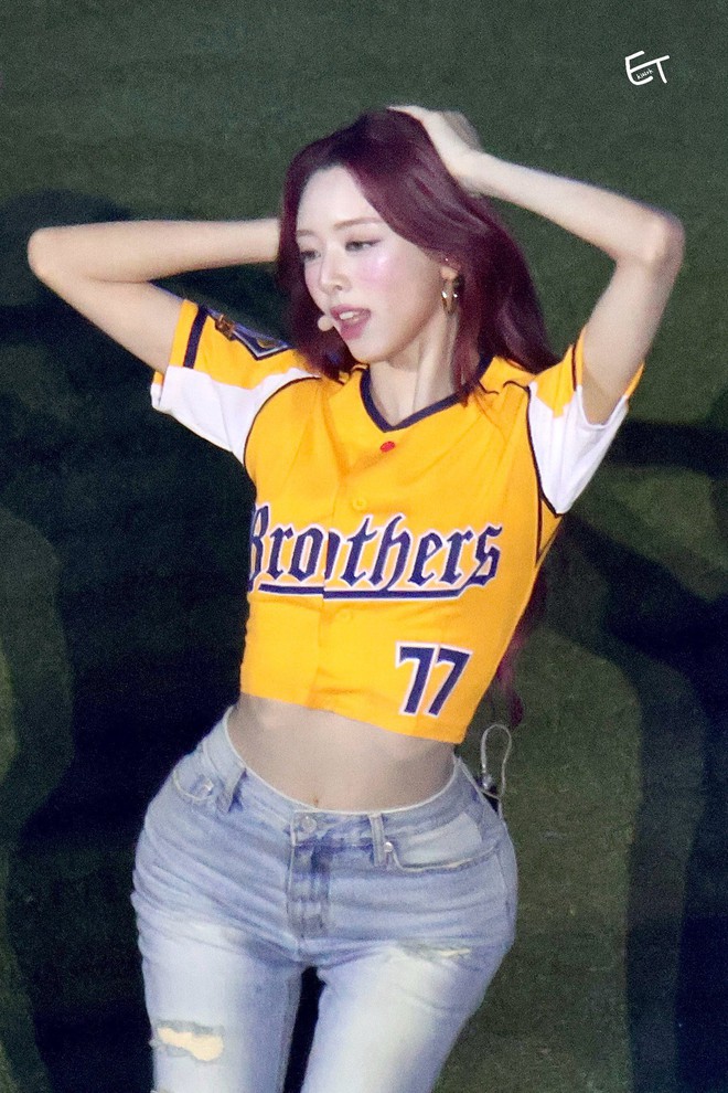 Nữ idol có body cực phẩm bỗng lộ hông “biến dạng”- Ảnh 4.