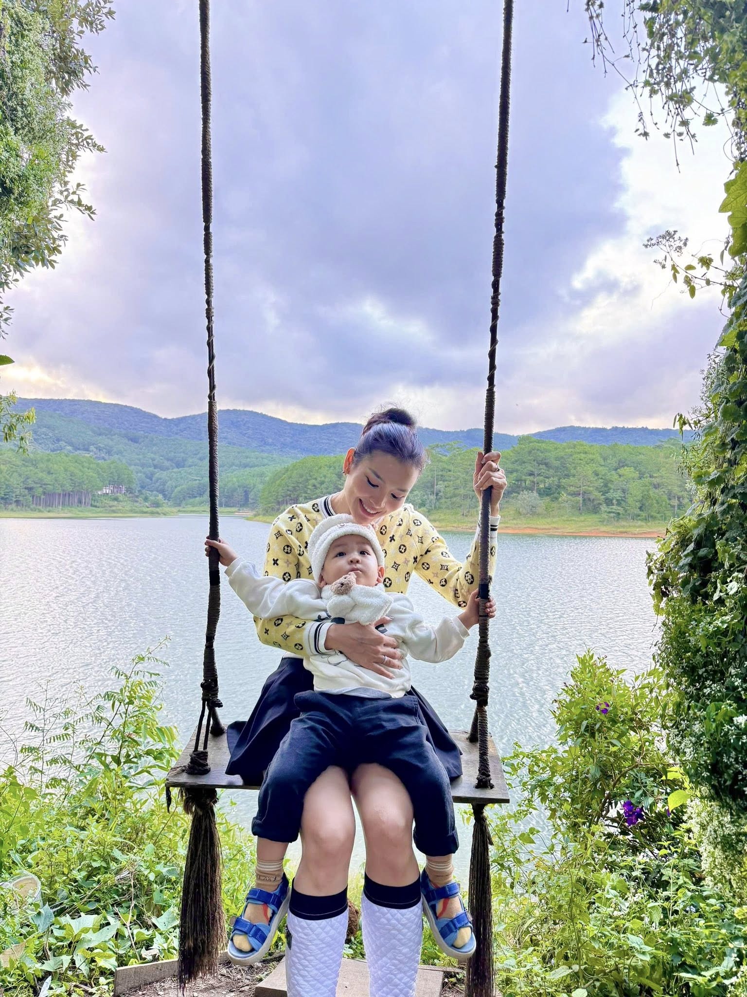 Phản ứng bất ngờ của Phương Trinh Jolie sau khi Lý Bình Phản ứng bất ngờ của Phương Trinh Jolie sau khi Lý Bình