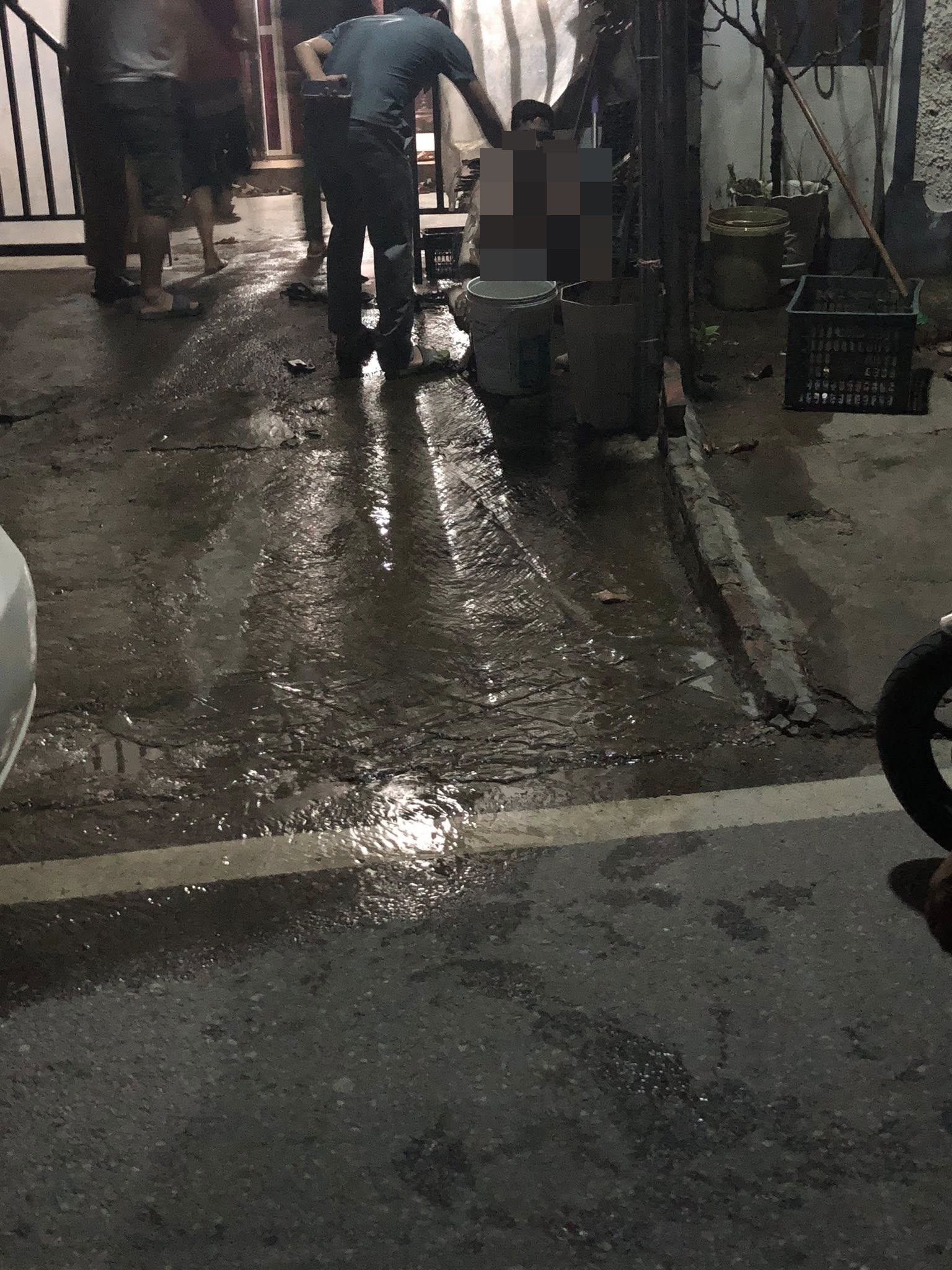 Vợ bị bỏng xăng nặng, hành động đáng ngờ của người chồng lúc 0h sáng ở Lào Cai- Ảnh 1.