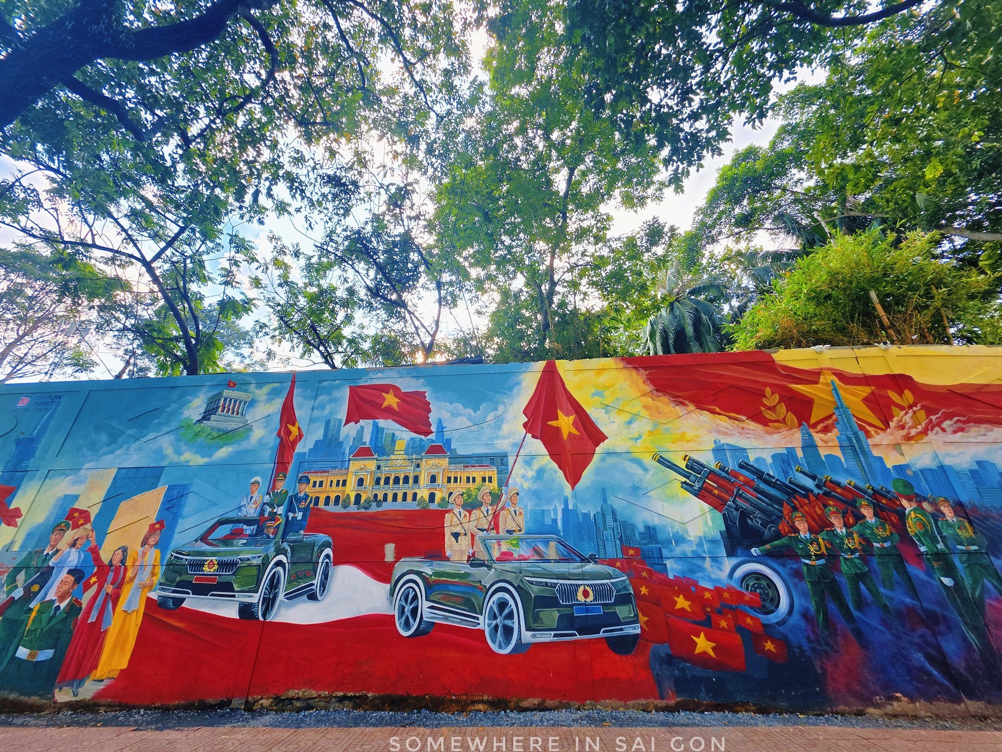 Trước thềm 2/9: Bức tranh diễu binh dài 300m tại TP.HCM khiến ai đi ngang cũng phải bồi hồi, xúc động- Ảnh 6.