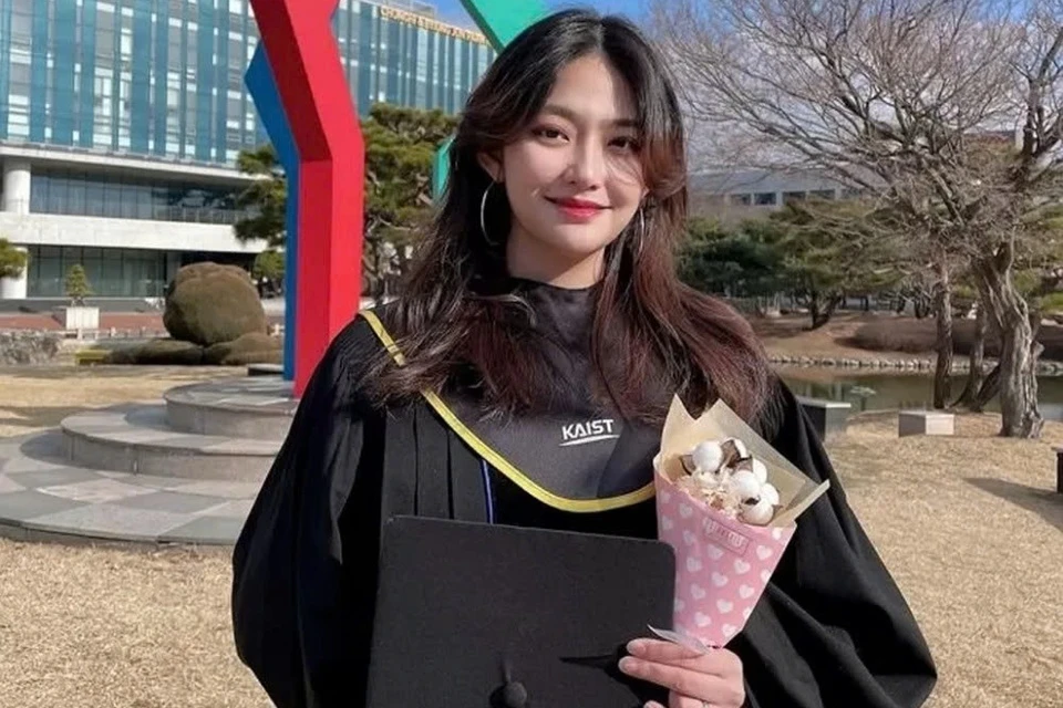Idol nhí từng thi Hoa hậu, làm người mẫu đình đám, bất ngờ được bắt gặp dạy Toán ở "lò luyện khét tiếng" giữa Thủ đô- Ảnh 2.