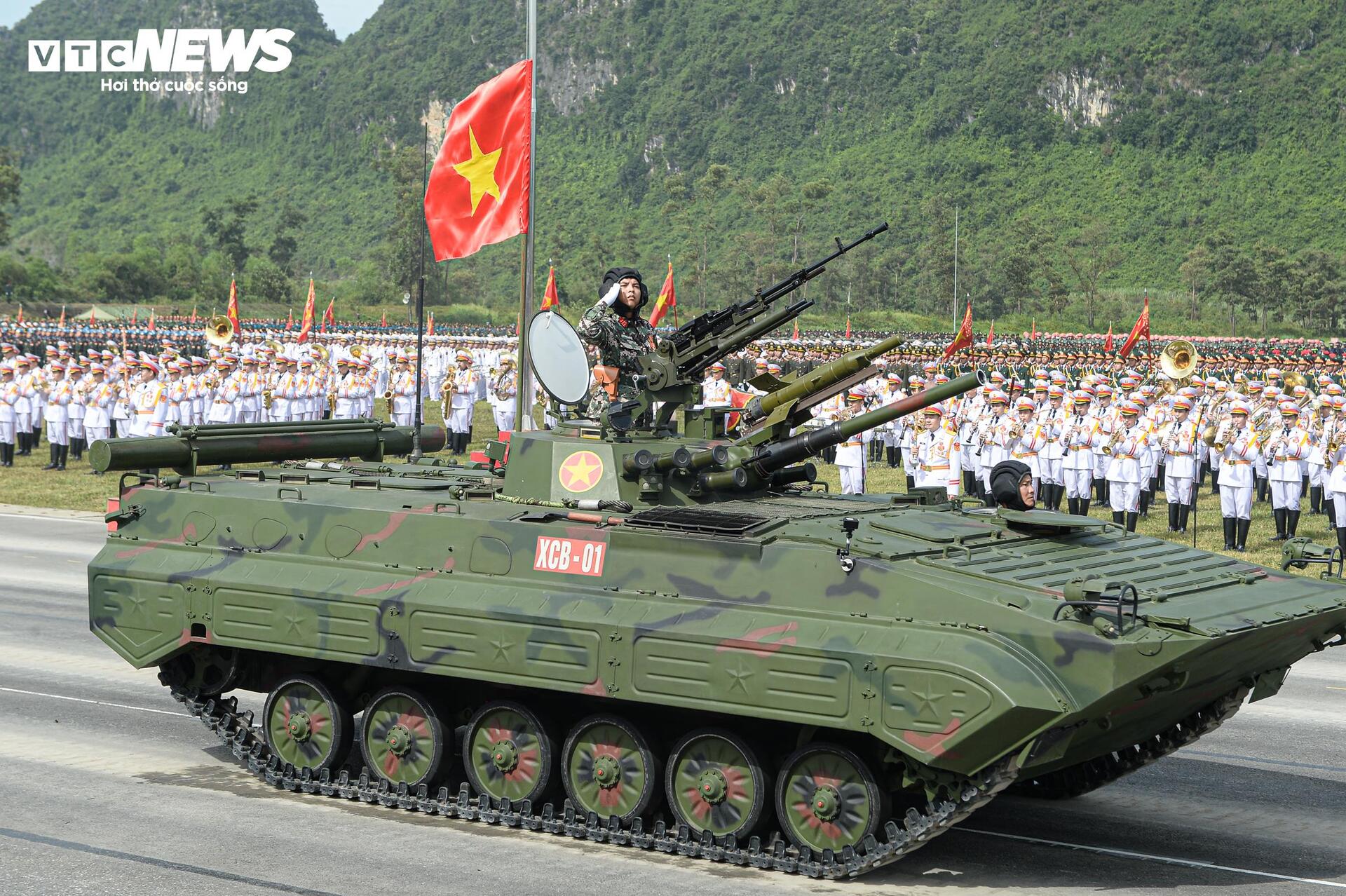 Tên lửa, xe chiến đấu 'Made in Vietnam' phô diễn sức mạnh tại buổi hợp luyện A80- Ảnh 7.