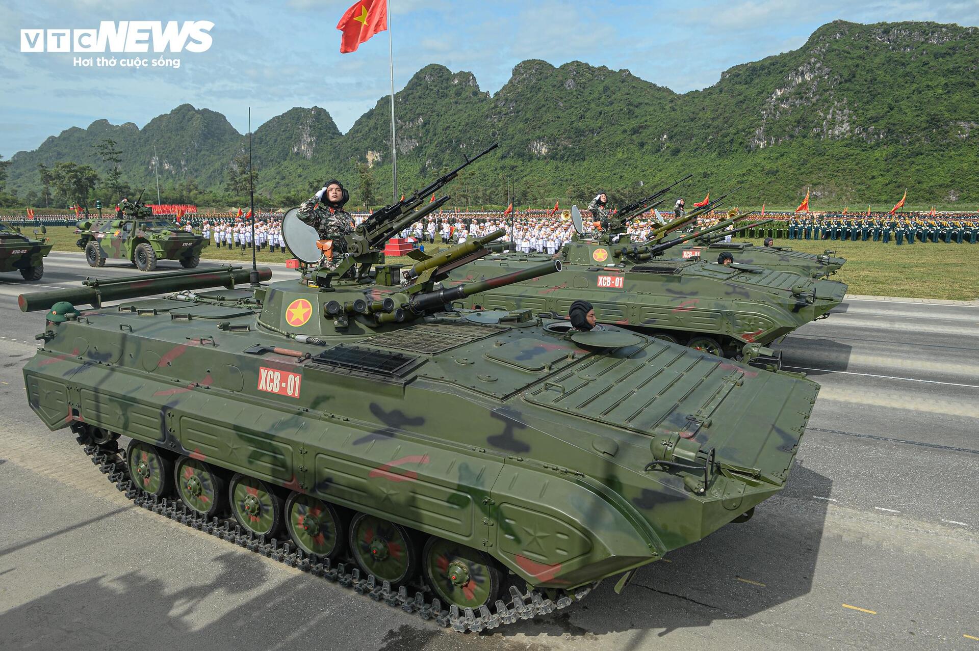 Tên lửa, xe chiến đấu 'Made in Vietnam' phô diễn sức mạnh tại buổi hợp luyện A80- Ảnh 6.