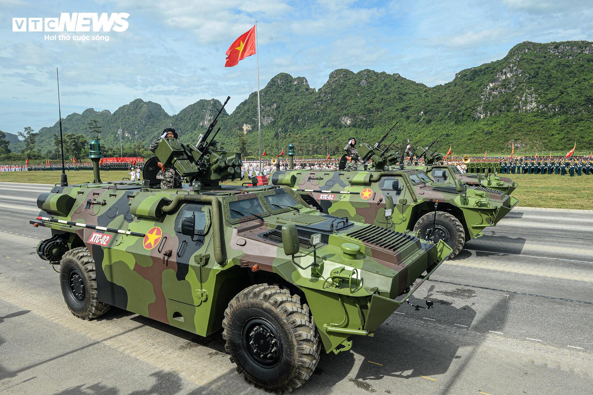 Tên lửa, xe chiến đấu 'Made in Vietnam' phô diễn sức mạnh tại buổi hợp luyện A80- Ảnh 9.