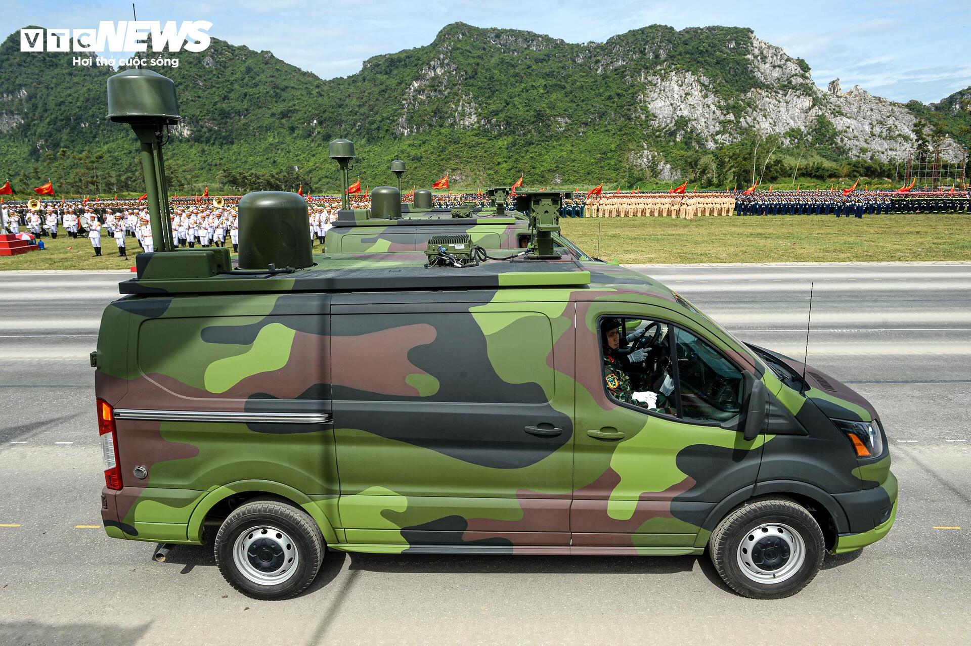Tên lửa, xe chiến đấu 'Made in Vietnam' phô diễn sức mạnh tại buổi hợp luyện A80- Ảnh 18.
