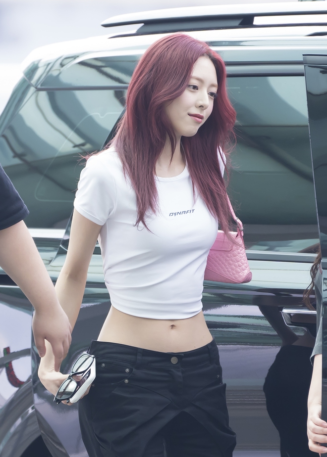Nữ idol có body cực phẩm bỗng lộ hông “biến dạng”- Ảnh 7.