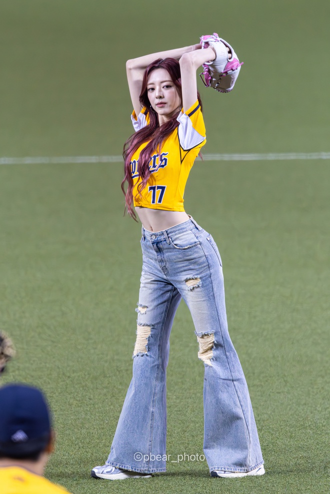 Nữ idol có body cực phẩm bỗng lộ hông “biến dạng”- Ảnh 2.