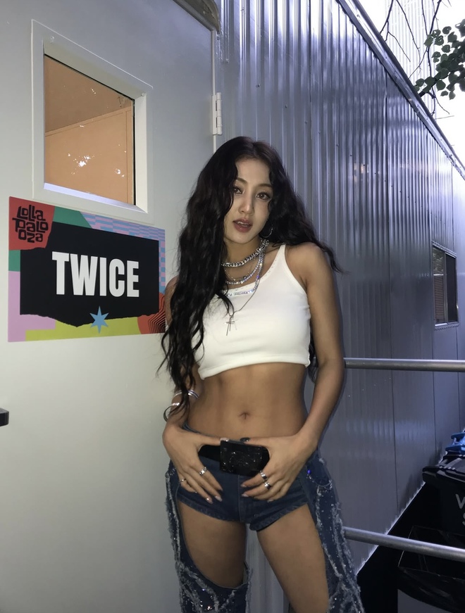 Nữ thần da ngăm viral khắp cõi mạng, body đỉnh tới nỗi đập tan tiêu chuẩn Kpop- Ảnh 4.