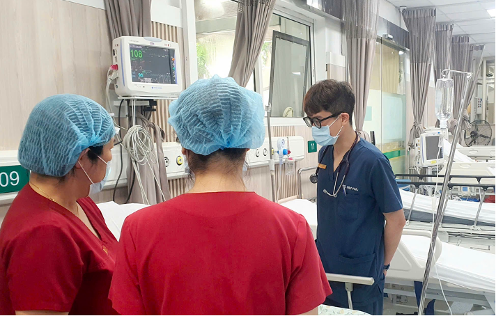 Bác sĩ BV Bạch Mai chỉ cách phòng tránh sốc nhiệt, say nắng- Ảnh 2.