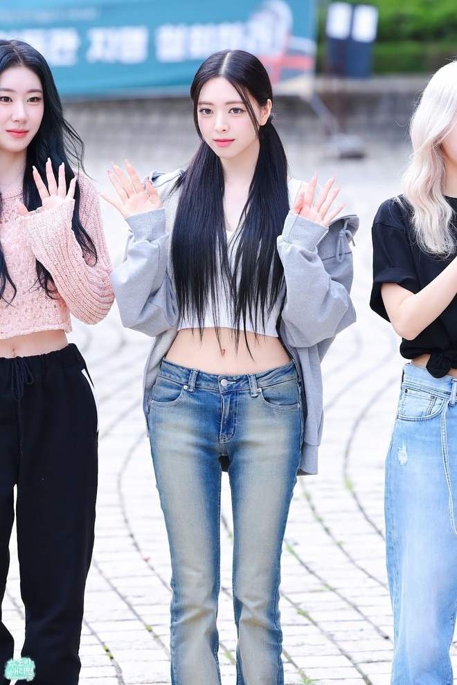 Nữ idol có body cực phẩm bỗng lộ hông “biến dạng”- Ảnh 10.
