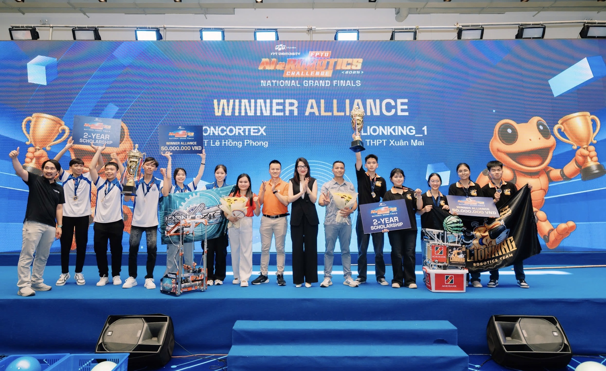 Từ mầm non STEM đến sân chơi công nghệ đỉnh cao: Liên minh học sinh Đắk Lắk - Hà Nội giành Quán quân cuộc thi robot thực chiến toàn quốc- Ảnh 6.