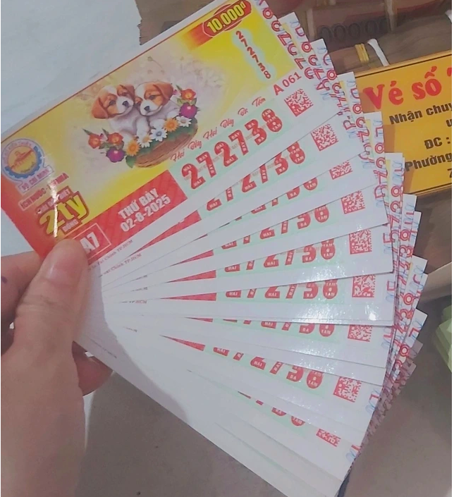 Nhận cuộc điện thoại trong đêm, đại lý vé số ở Tây Ninh lập tức tới nhà một nữ công nhân- Ảnh 2.