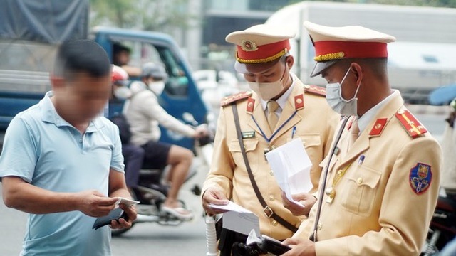 Đề xuất chủ tịch xã, trưởng công an xã được xử phạt vi phạm giao thông đến 60 triệu đồng- Ảnh 1.