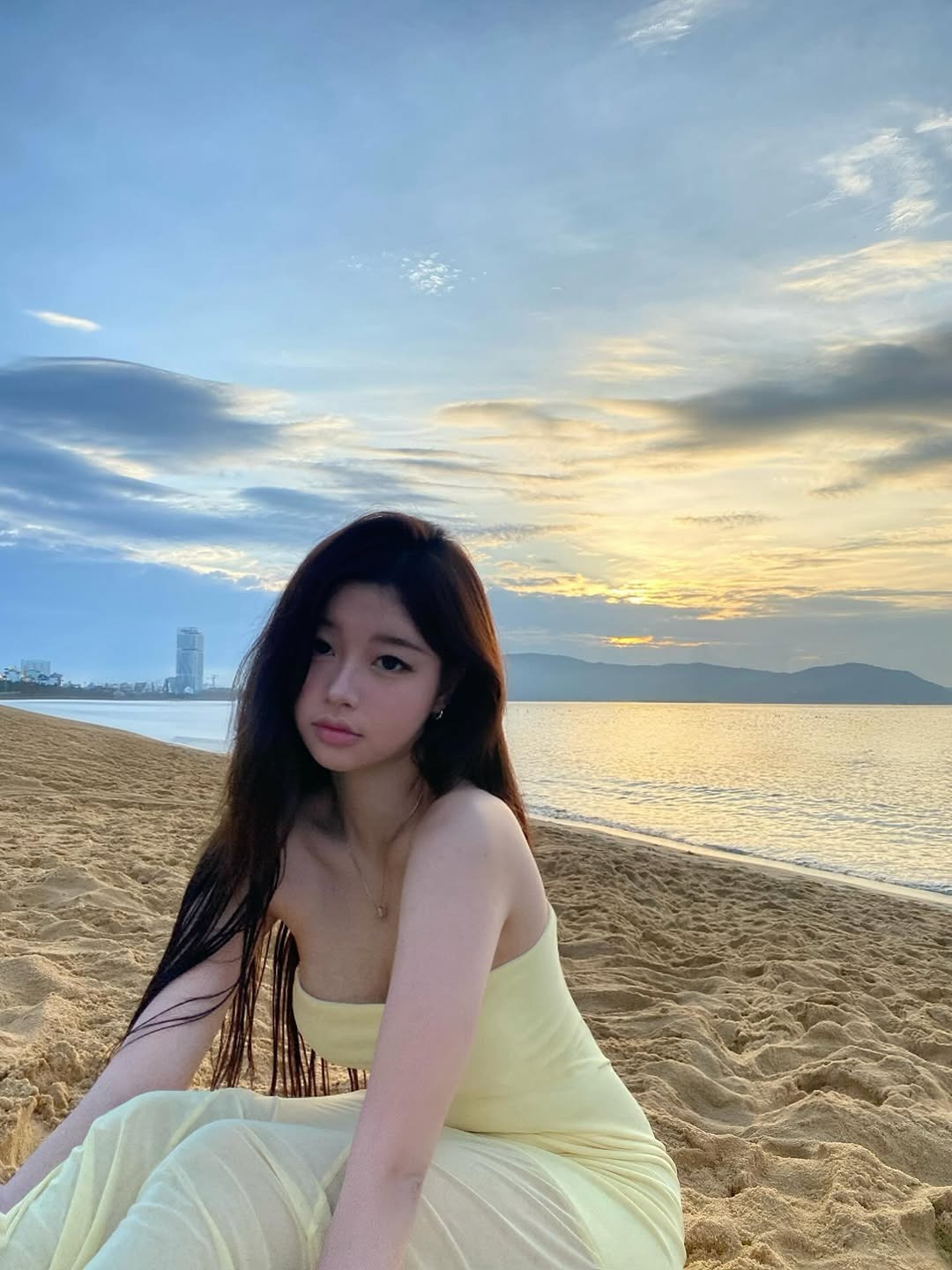 Gái Việt có 1,4 triệu follow TikTok: Nhan sắc như báu vật trời ban, trở thành "hệ tư tưởng" vì mặc đẹp- Ảnh 2.