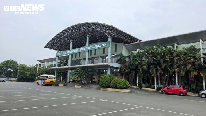 Hãng taxi “độc chiếm” bến, đuổi phụ nữ bế con nhỏ khỏi xe công nghệ: Giám đốc bến xe lên tiếng- Ảnh 2.