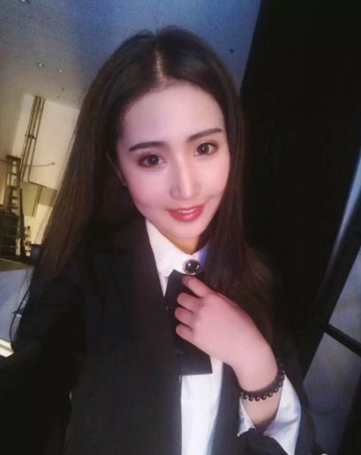"Nam diễn viên sát gái nhất showbiz" chui vào vali đi ngoại tình, tiểu tam "không đánh tự khai" dậy sóng MXH- Ảnh 3.
